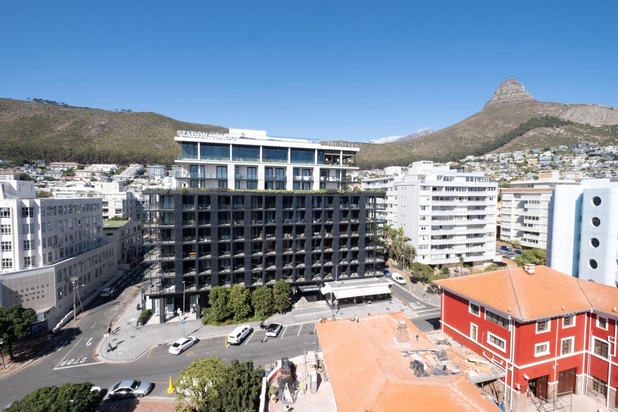 Flamingo 806 - Floor Sea Point Mountain Facing With Daily Housekeeping *