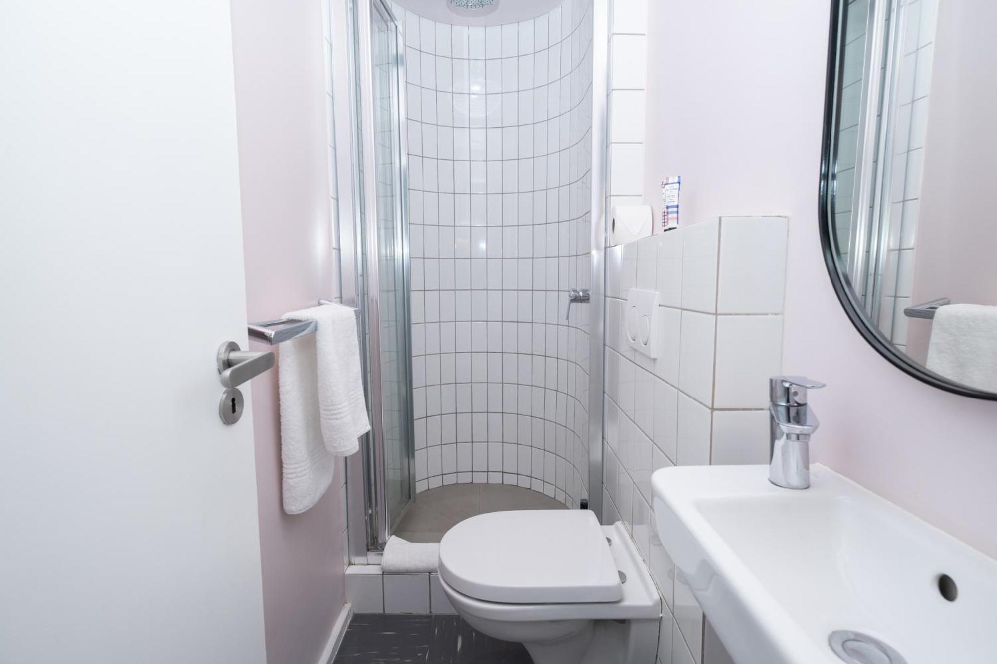 Flamingo 806 - Floor Sea Point Mountain Facing With Daily Housekeeping *